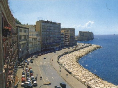 Via Caracciolo - lungomare di Napoli